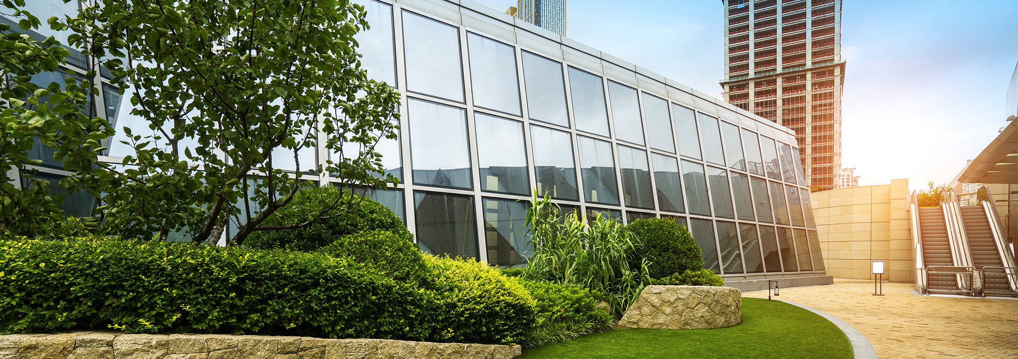 smart-building-edificio-inteligente-exterior-jardin